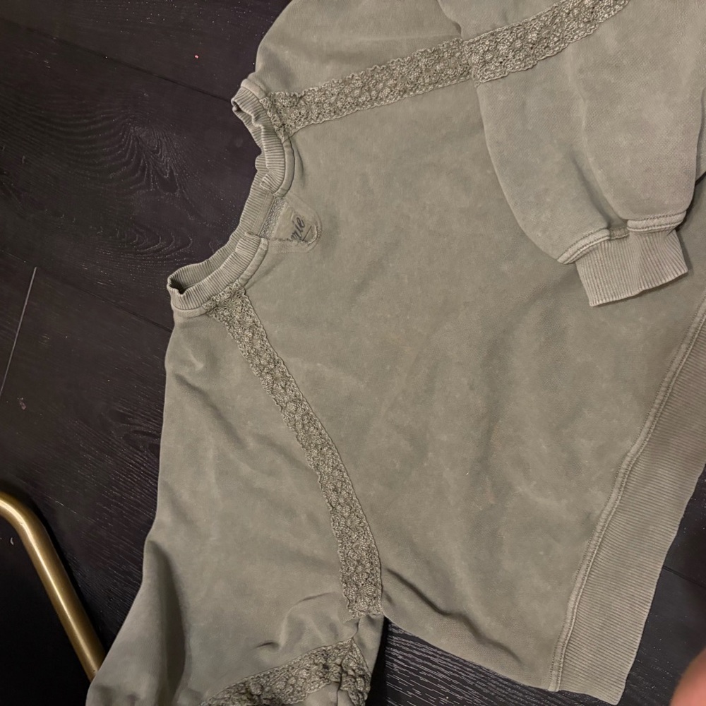 aerie Olive Sage Knit Crewneck Sweater - Picture 2 of 4